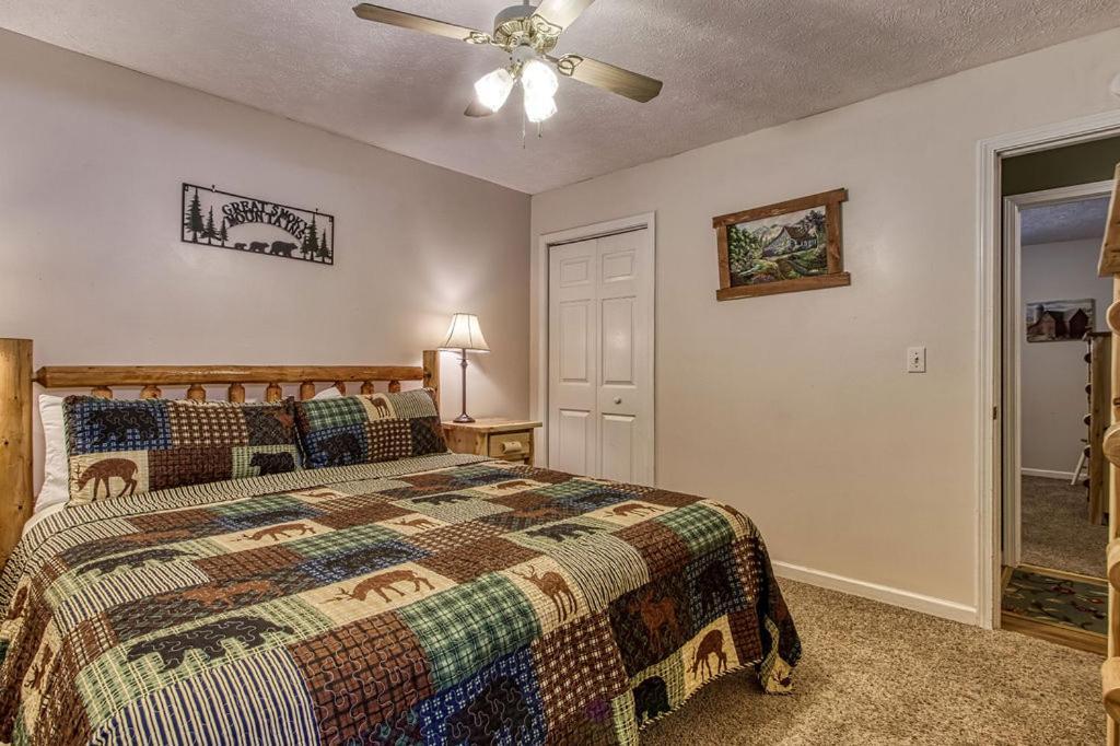 River Song, Near River, Hot Tub, Foosball, Wifi 1089 Free Tickets Each Paid Day, Dollywood And More Sevierville Exterior foto